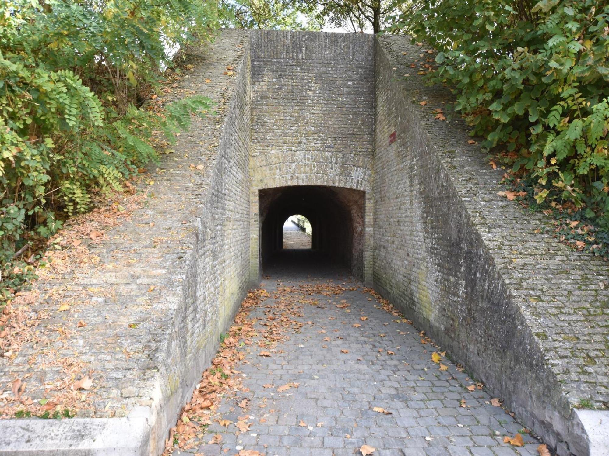 Studio In Ieper With Terrace Kültér fotó
